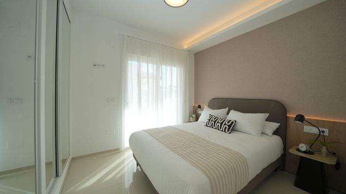 Schlafzimmer mit Balkon