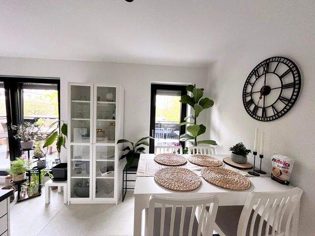 3 Zi.-Wohnung, 90 m² Wfl., Lingen City, südl. Strootgebiet, 2 große SZ, Terrasse, EBK, Stellplatz, "Penthouse- Feeling" ab 01.08.2026 - Photo 2