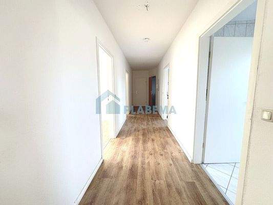 153.04-Flur Ansicht 2