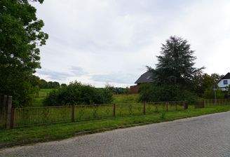 Grundstück Straßenseitenansicht