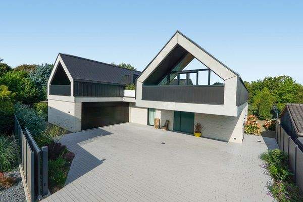 Stellplätze & Doppelgarage