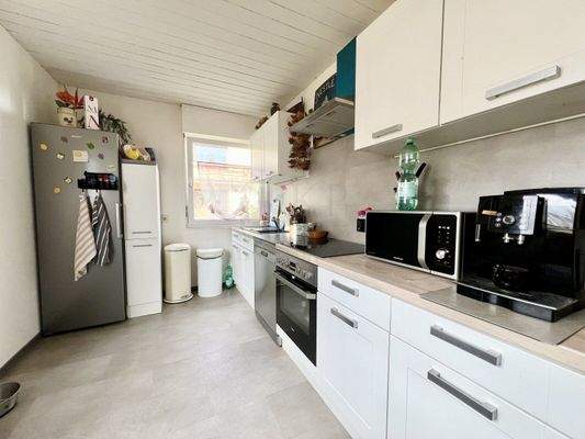 KÜCHE IM ERDGESCHOSS