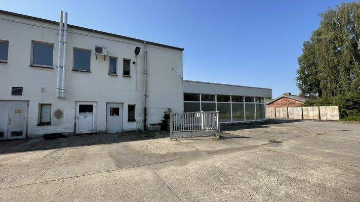 Hof hinter dem Gebäude