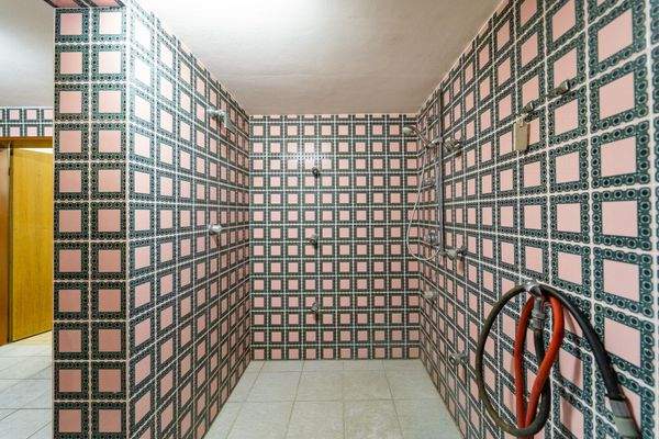 Duschbereich im Keller