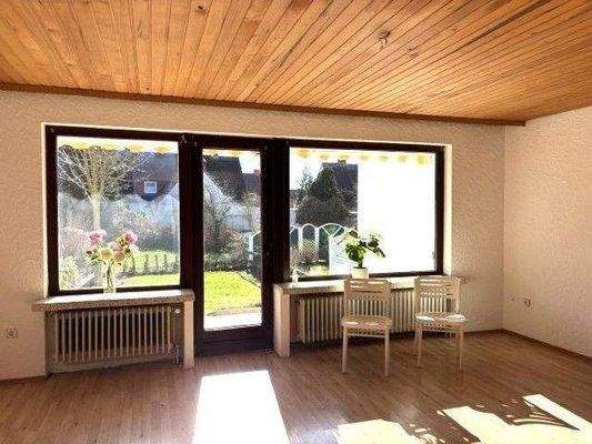 Wohnzimmer Fensterfront innen 