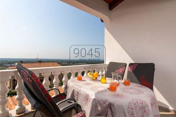 Exklusives Apartmenthaus mit Meerblick in Kaštelir