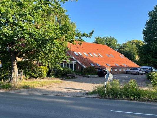 Straßenansicht hinterer Gebäudeteil.jpg