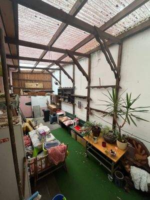 überdachter Innenhof