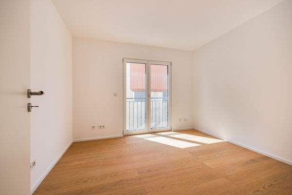 Geräumiges weiteres Zimmer 