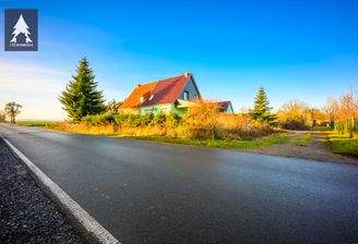 Ortsausgang, Doppelhaushälfte