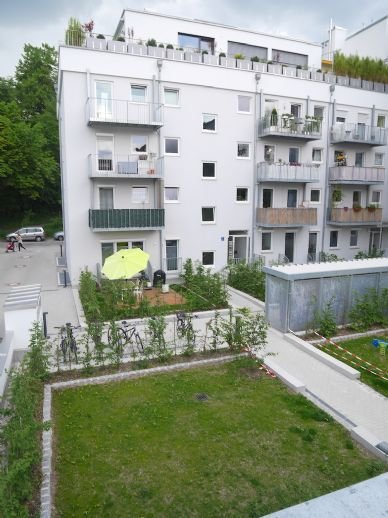 Toll geschnittene 2-Zimmer-Wohnung mit West-Loggia und zusätzlichem Ost-Balkon