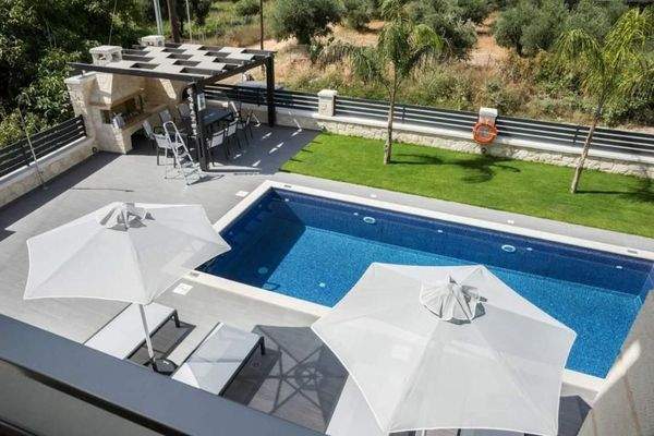 Kreta - Steinvilla mit Pool in Almyrida zu verkaufen