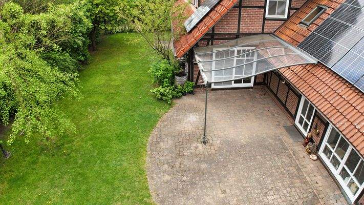 501 Überdachte Terrasse.jpg