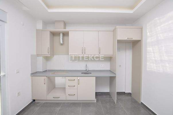 Seaview Apartments Close to Centre in a Complex in Alanya