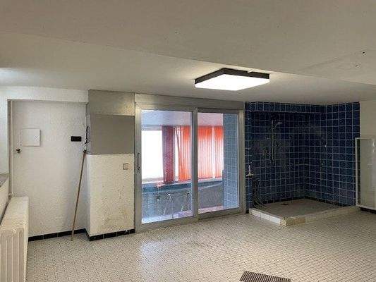 Wellnesbereich mit Zugang zur Schwimmhalle