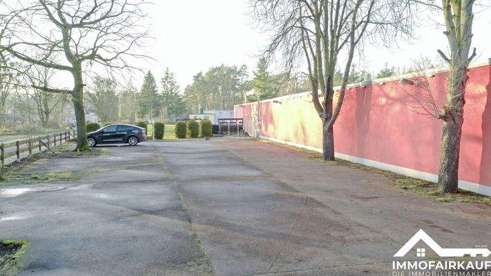 PkW Parkplatz für Bowling-Center