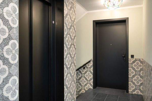 Stilformspiel im Hausflur