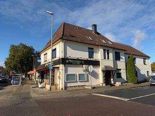 Wohn- und Geschäftshaus - ca. 950m² Wohn- Nutzfläche - Kapitalanlage - drei vermietete Wohnung - DG ausbaufähig - 3 Lager - 3 Garagen
