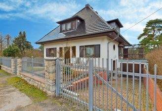 seitliche Hausansicht