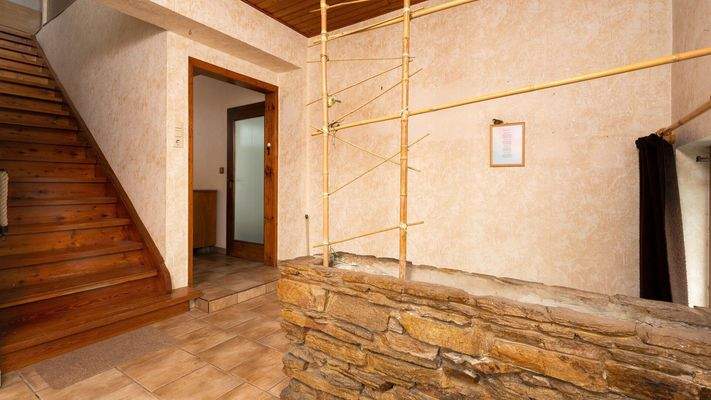 Ausgang zum Garten, Abgang in den Keller