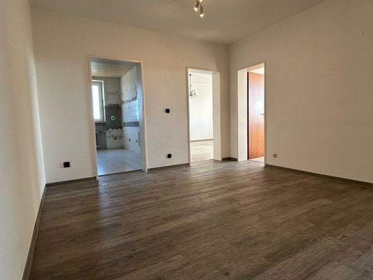 Die geräumige Diele ist ein schöner Empfangsraum