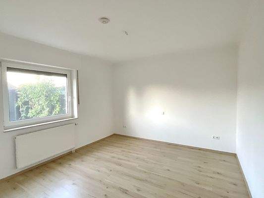 Schlafzimmer 1 (Eltern)