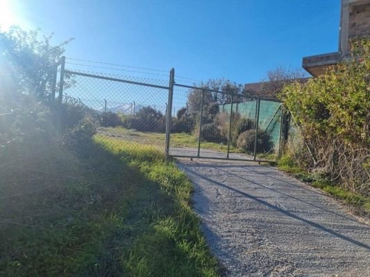 Meerblick-Grundstück mit Baugenehmigung in Agios Nikolaos