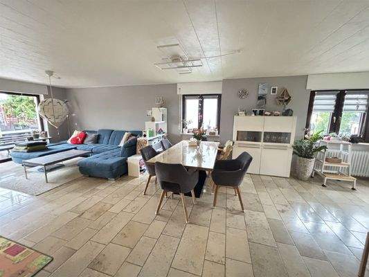 Wohn- und Essbereich