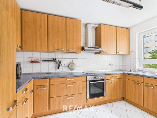 Küche mit Einbauküche