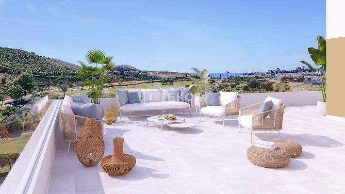 Energy-Efficient Homes with Golf Views in Mijas