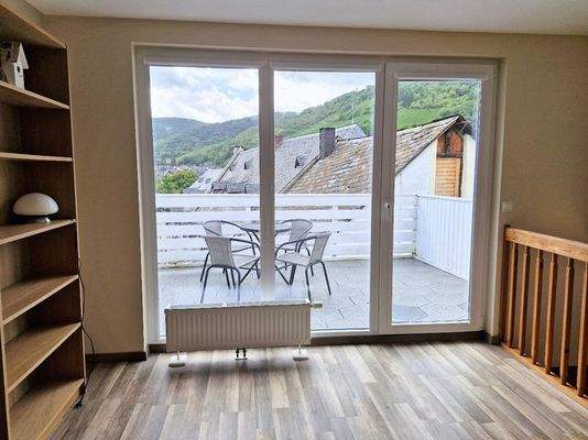 vorgelagerte Terrasse