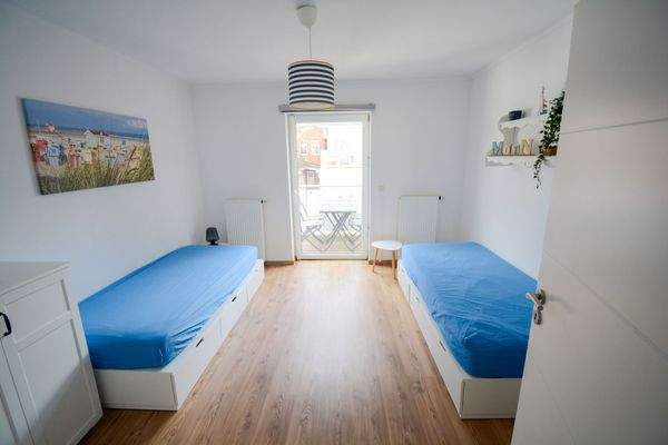 Schlafzimmer 1 mit Balkonzugang