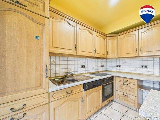 RE/MAX Immobilien DeLux Zweifamilienhaus Wadern-Lockweiler Küche