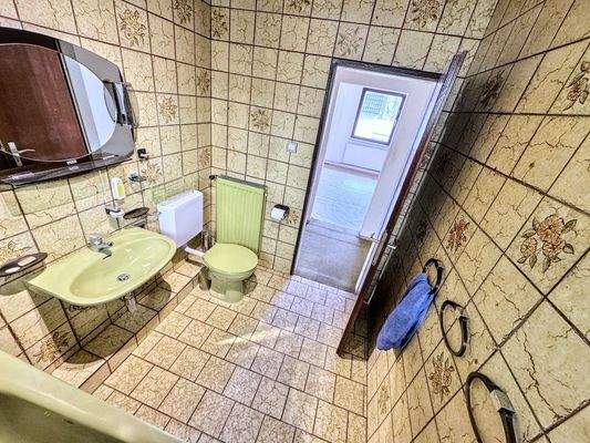 Badezimmer Ansicht 2