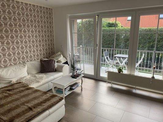 Wohnzimmer mit Austritt