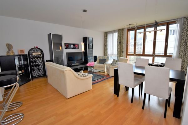 Wohnzimmer Ansicht 2