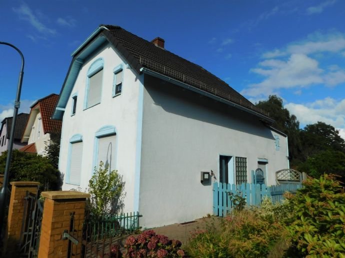 Freistehendes Einfamilienhaus mit Garten in Bremen