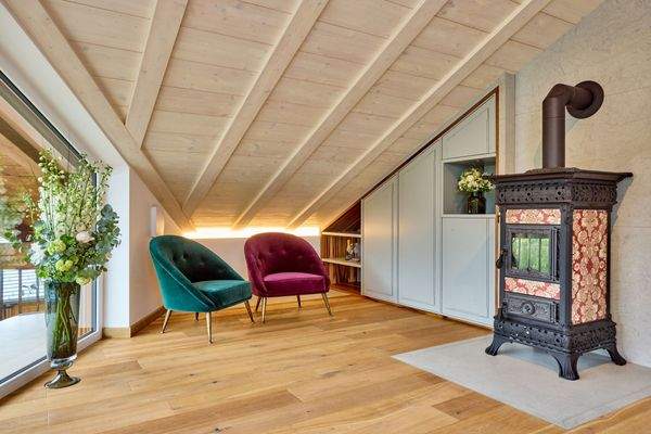 Schlafzimmer im Dachgeschoss mit Balkonzugang