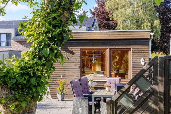 ... und einem sonnigen Plätzchen auf der Terrasse ...