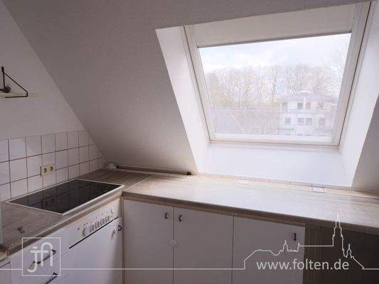 Kueche mit großem Fenster