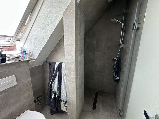 Moderne Badezimmeransicht