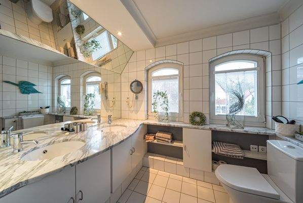 Badezimmer DG an Schlafzimmer