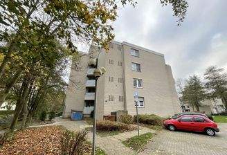 Hausansicht, Parkplatz