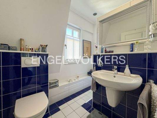 Badezimmer mit Dusche