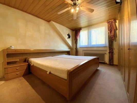 Schlafzimmer DG