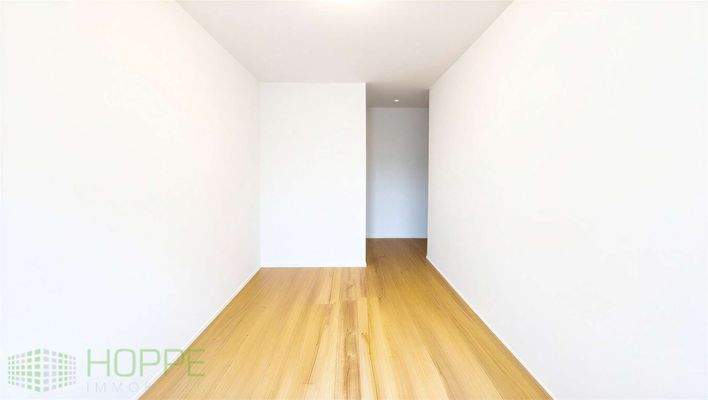 Kinderzimmer 2 Bild 1_defurnished - (Renovierung KI generiert)