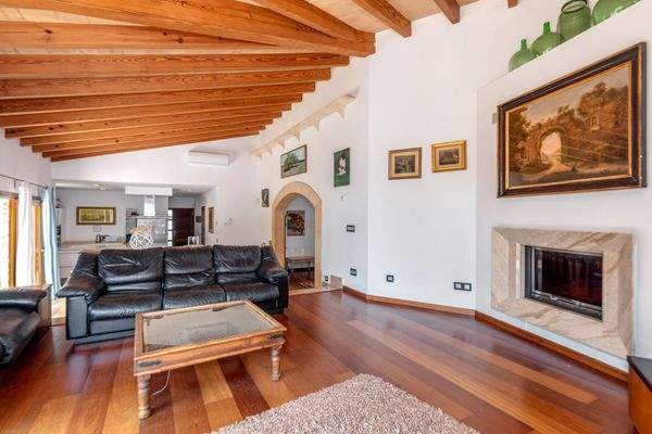 Wohnbereich mit kamin