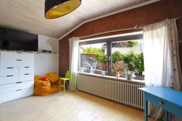 ...ein großes Arbeitszimmer