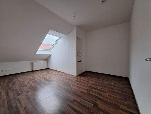 Kinderzimmer mit Abstellkammer