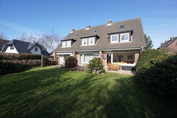 Außenansicht & Garten